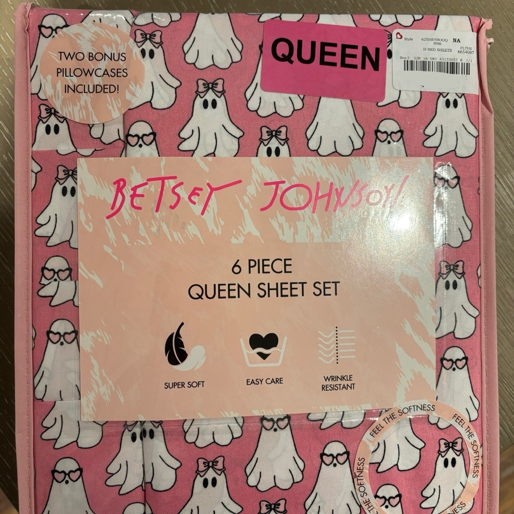 Betsey Johnson Pink Ghost Queen Sheet Set